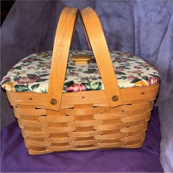 1994 Longaberger picnic Basket With Liner Lid Tray And Protector